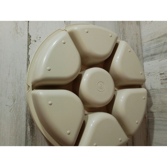 Tupperware Server Divided Dish Great For Parties Or Storage 2 Piece - Picture 11 of 16